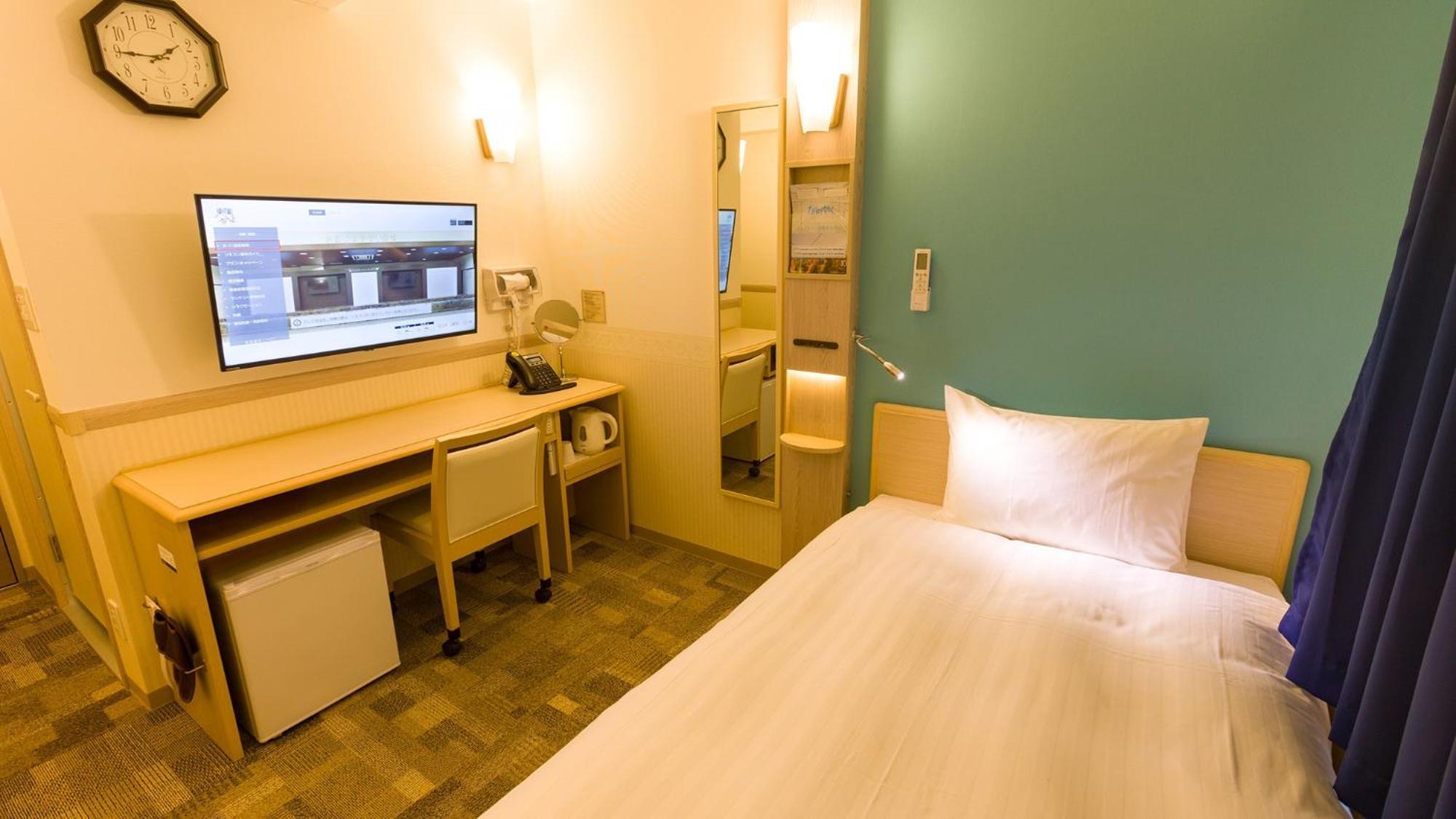 Toyoko Inn Marugame Ekimae Номер фото